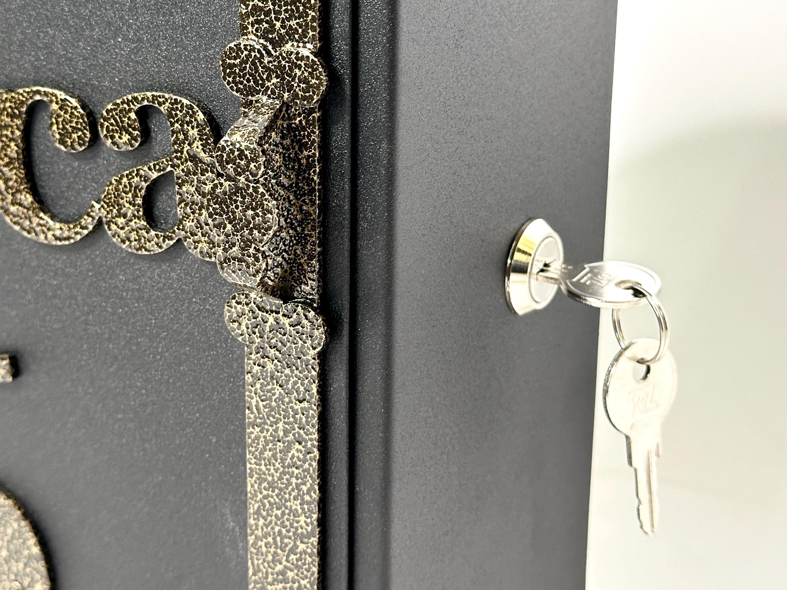 Custom Locking Mailbox — 3