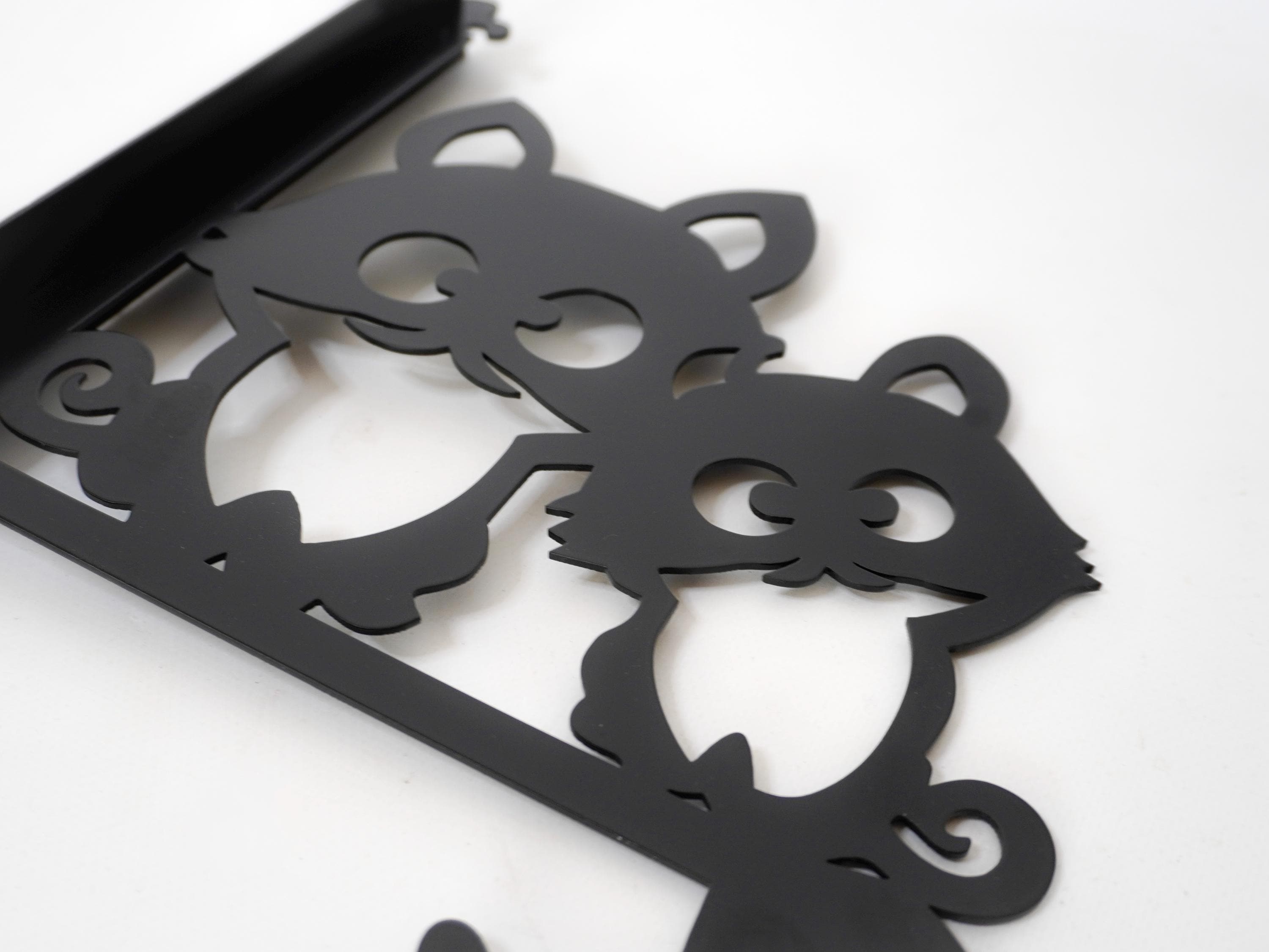 Raccoon friends metal outdoor plant hanger — 6
