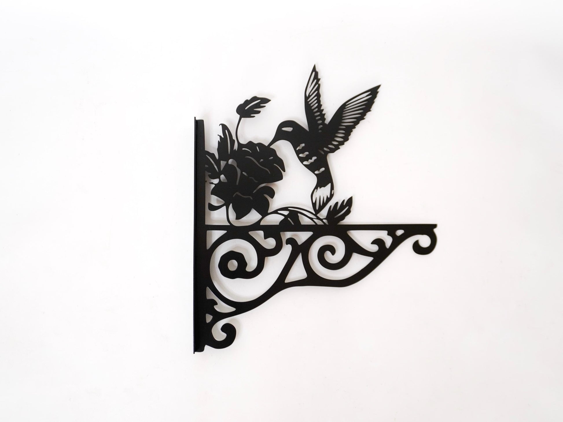 Colibri metal outdoor plant hanger — 4