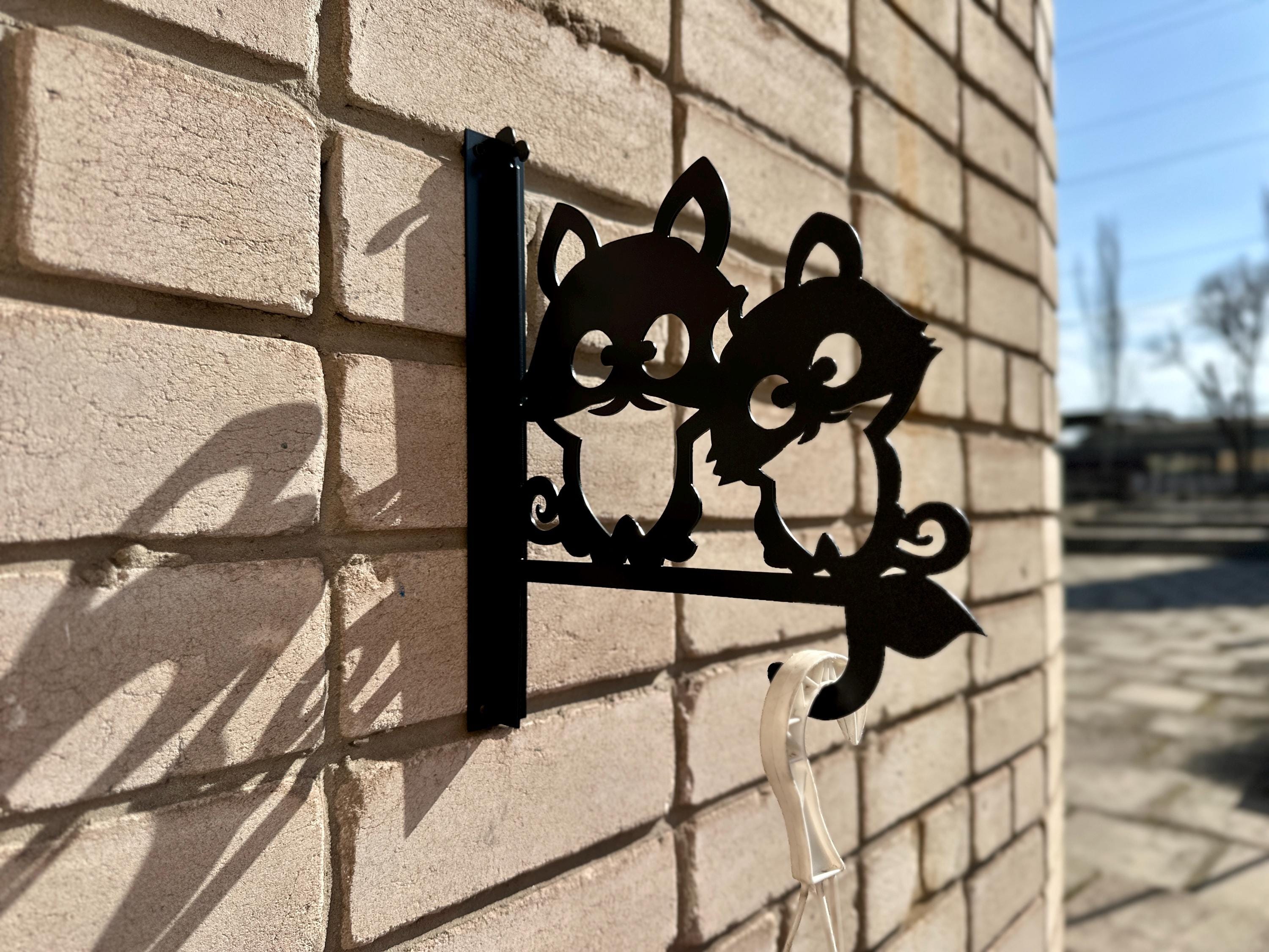 Raccoon friends metal outdoor plant hanger — 3