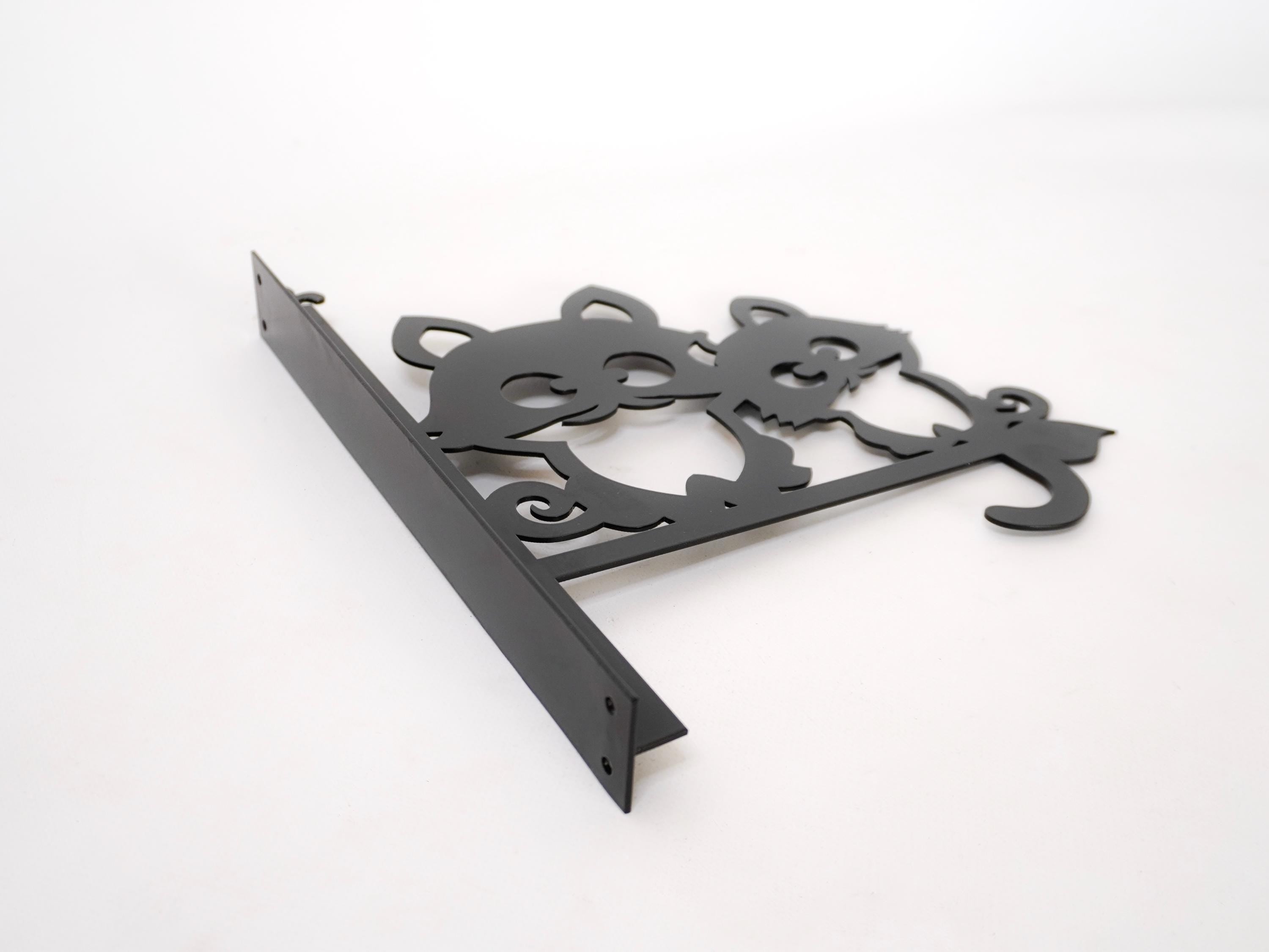 Raccoon friends metal outdoor plant hanger — 7