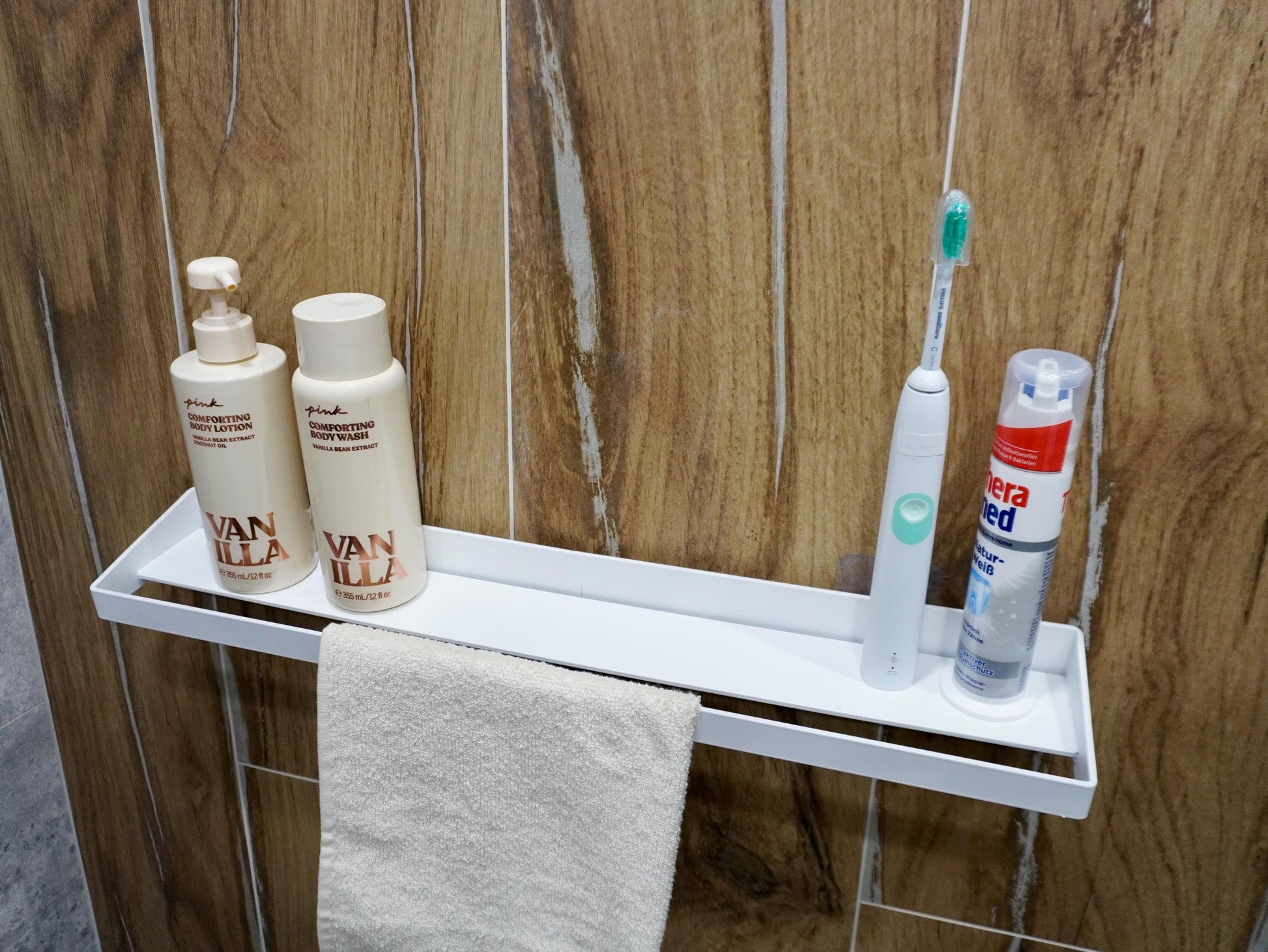 Low Edge Shelf with Towel Rack — 2