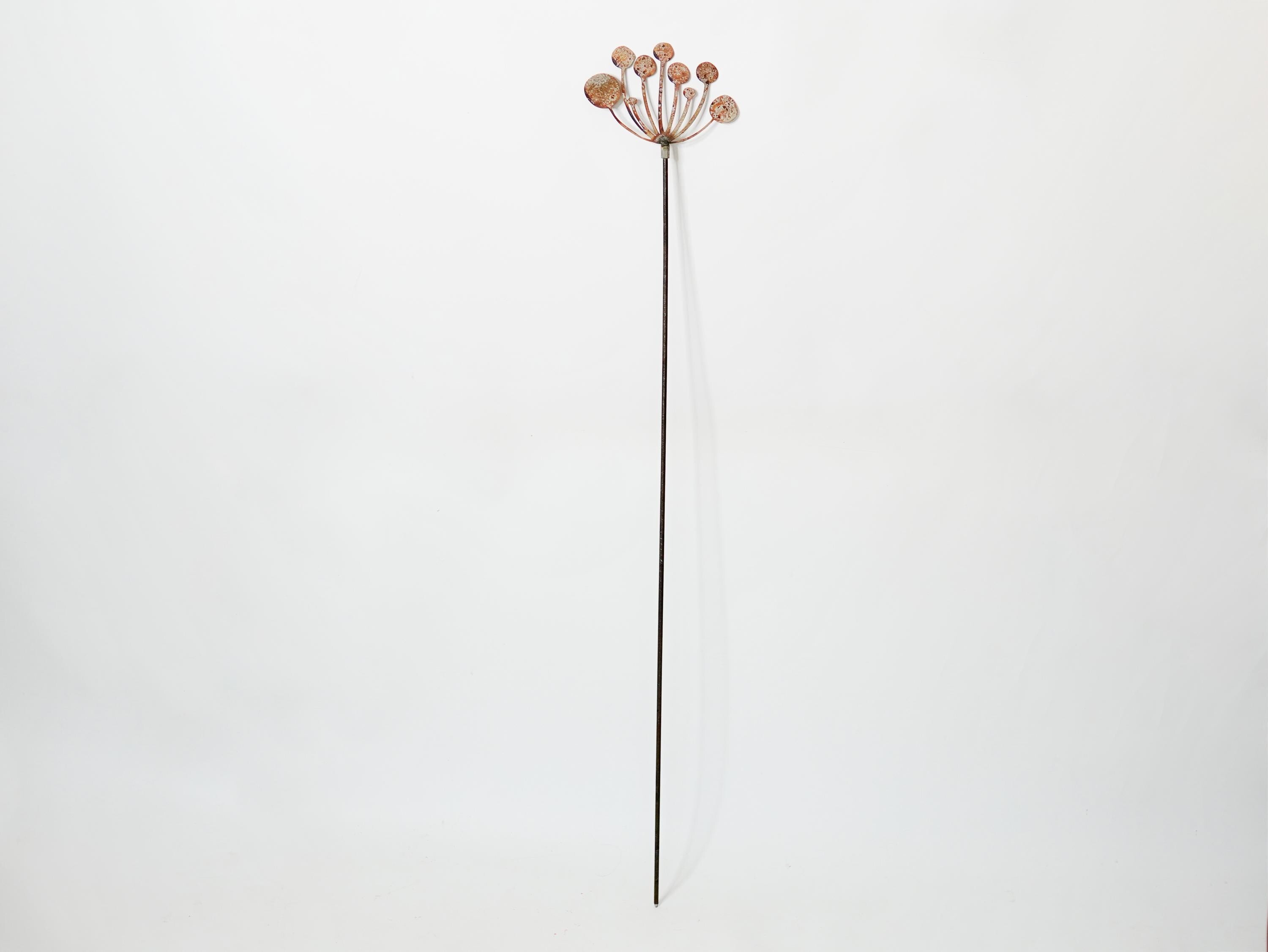 Oxidized Metal Fennel Stake for Yard or Patio Corners. Antique-style G — 3