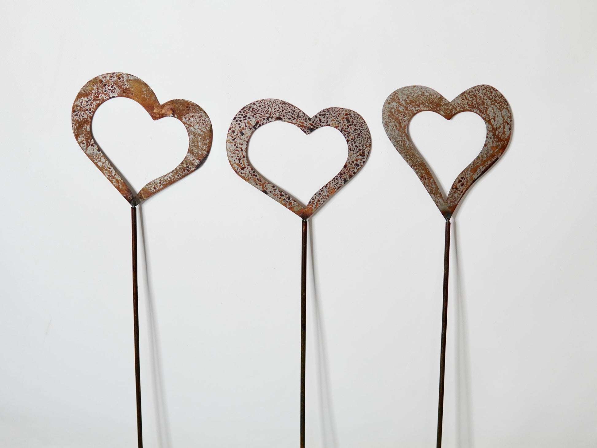Rusty Metal Heart Garden Stakes — 4