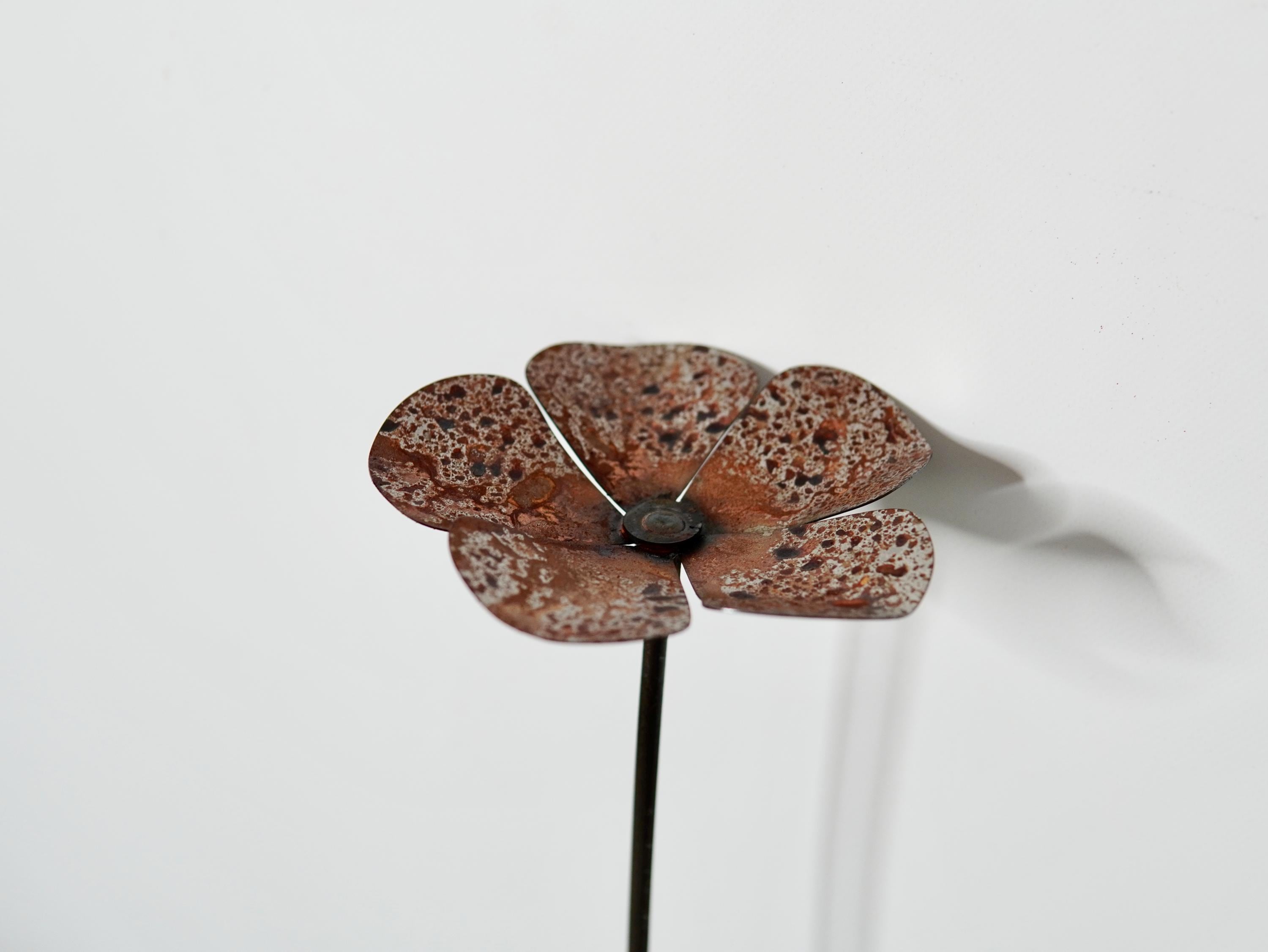 Metal Violet Garden Decoration — 5