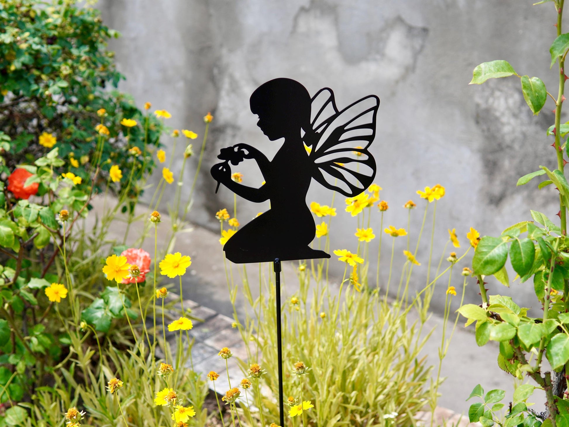 Pixie with Flower Charming Addition For Garden or Lawn. Outdoor Decora — 3