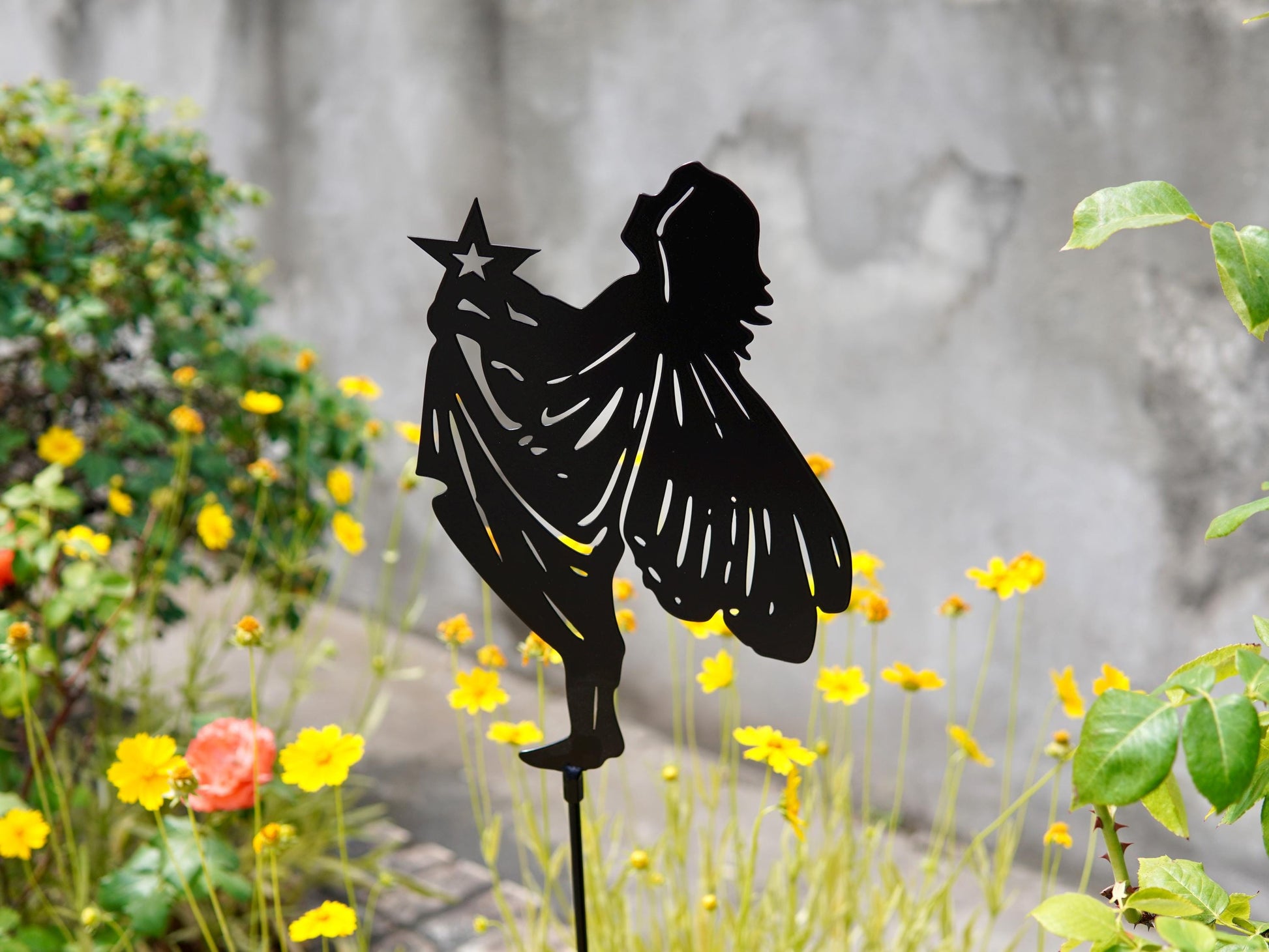 Elf Catch a Star. Charming Decoration For Backyard or Lawn. Outdoor De — 3