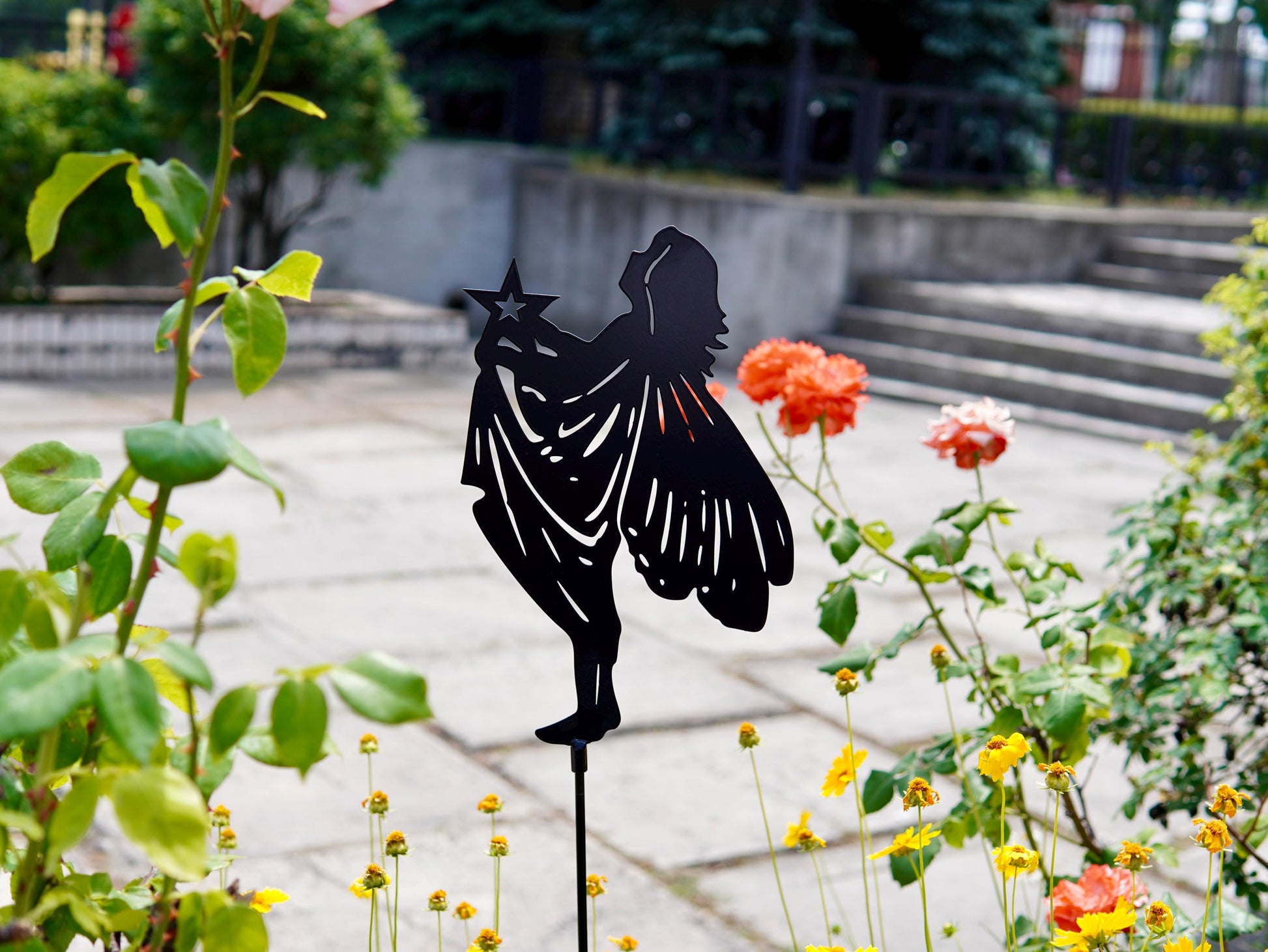 Elf Catch a Star. Charming Decoration For Backyard or Lawn. Outdoor De