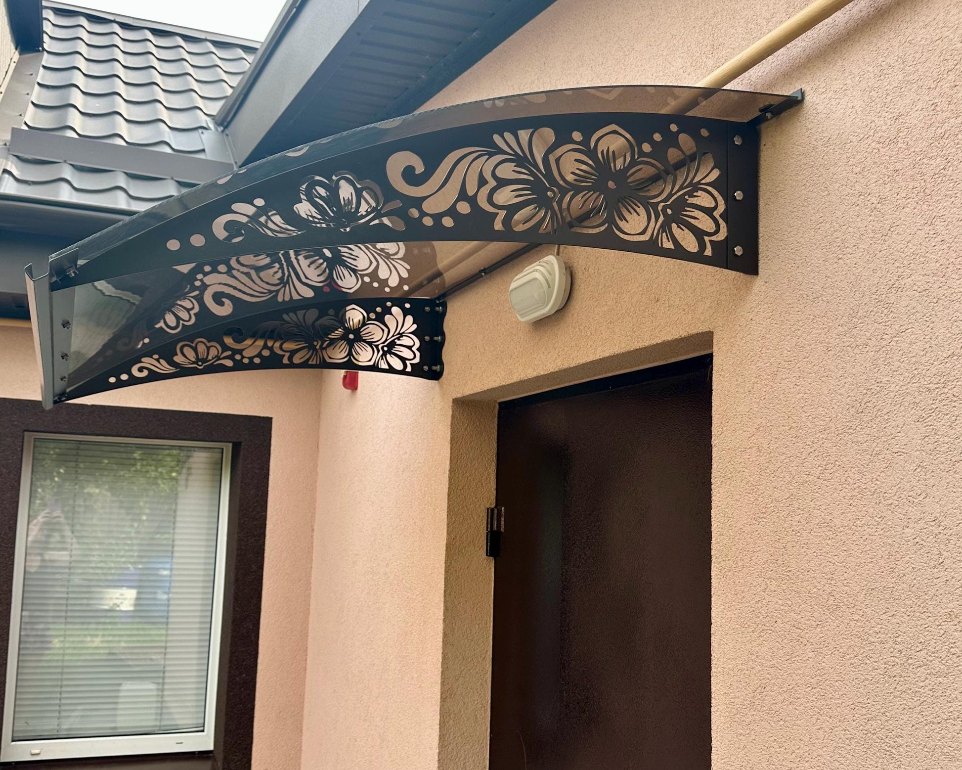 Metal Awning Canopy Flower Ornament — 4