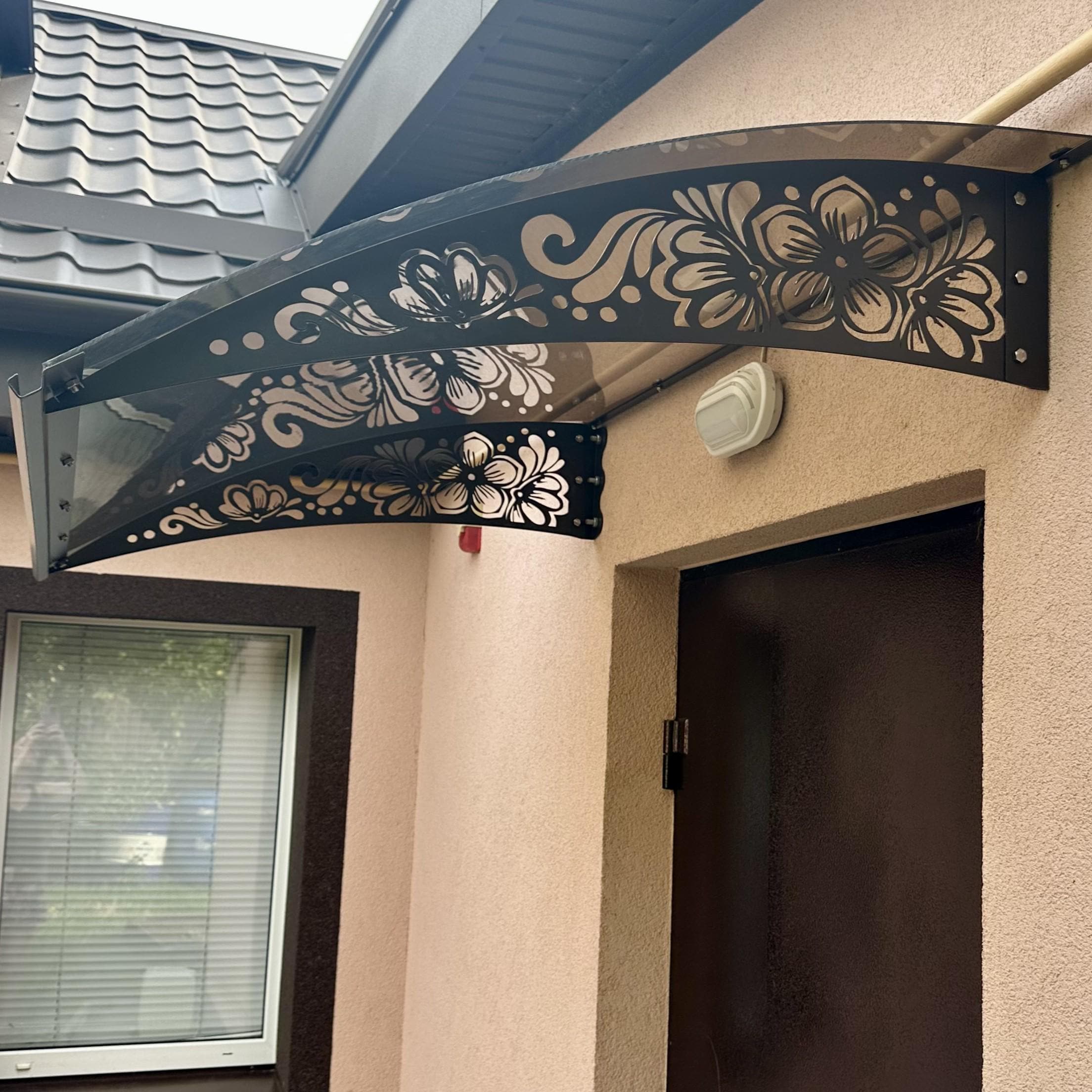 Metal Awning Canopy Flower Ornament