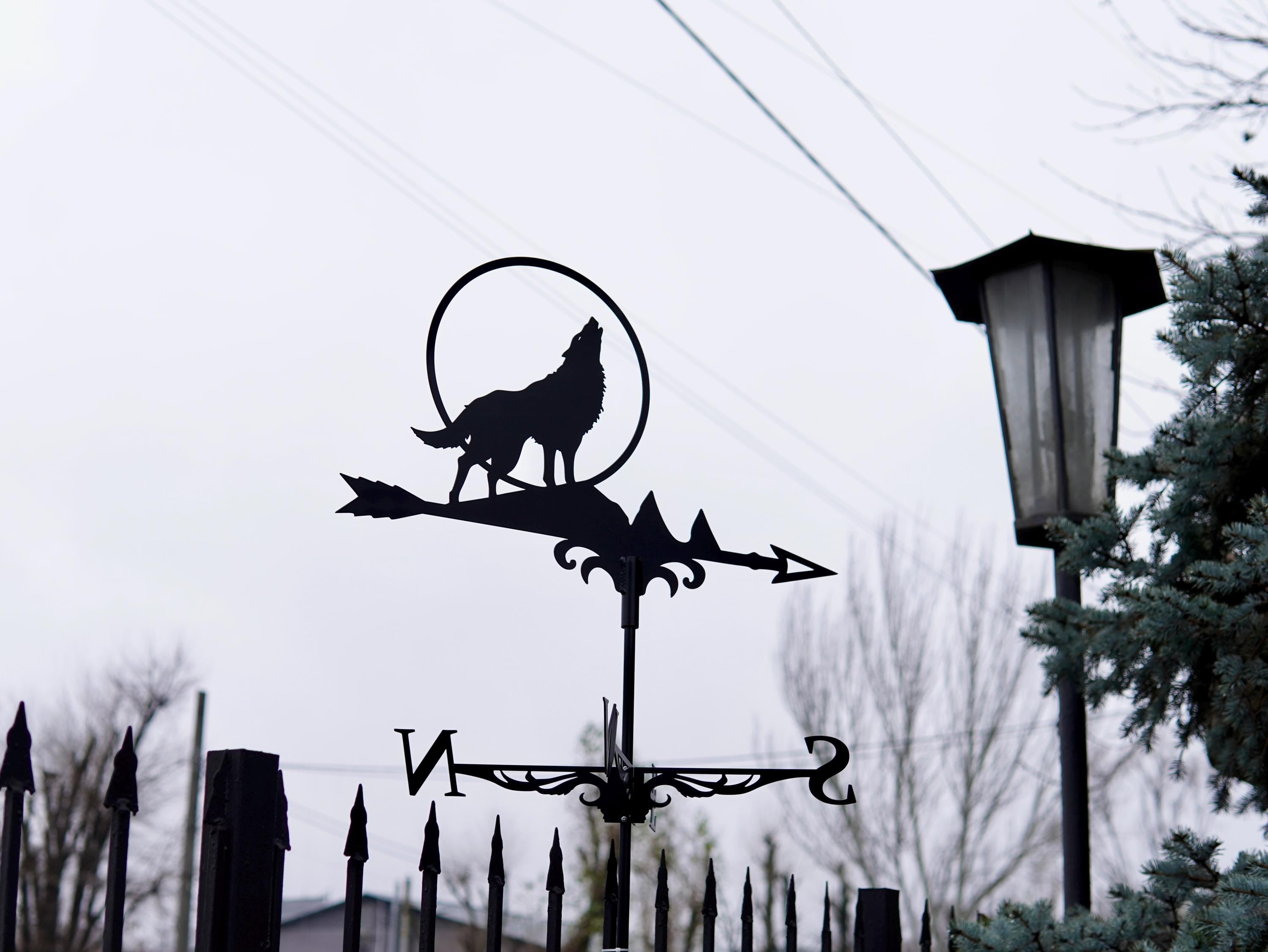 Metal Wolf Weathervane — 2