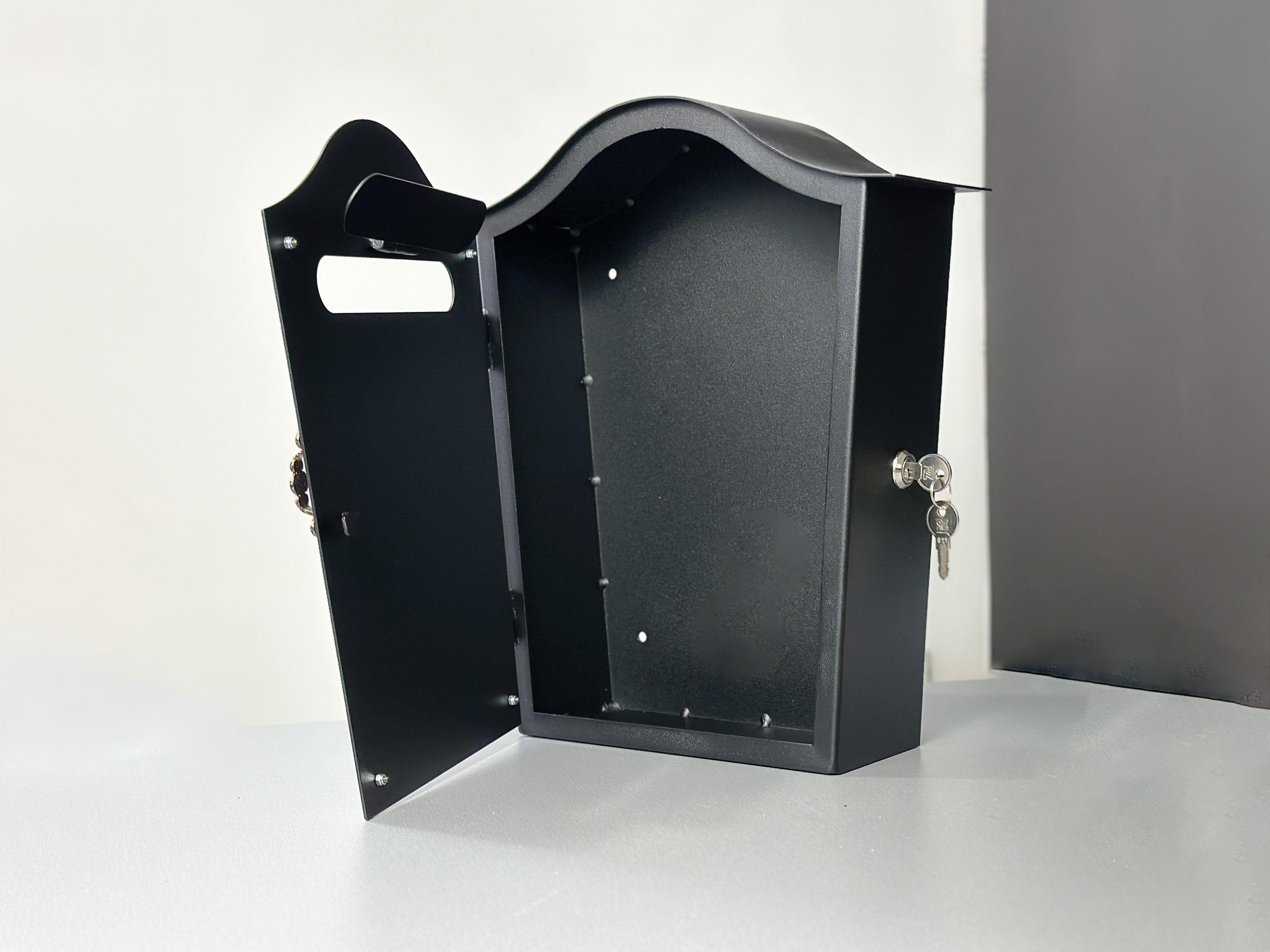 Personalized Locking Mailbox with Dog — 3